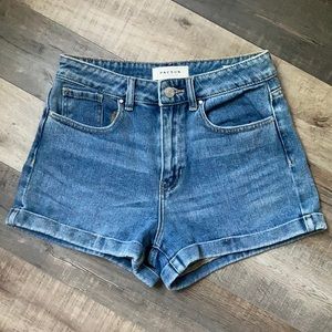Pacsun Mom Short 26